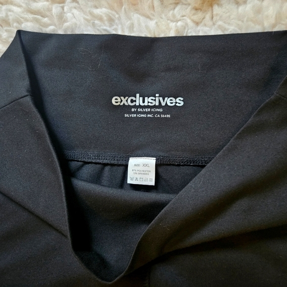 Silver Icing Exclusives Women's Cropped Sheer Insert Leggings - Picture 5 of 7